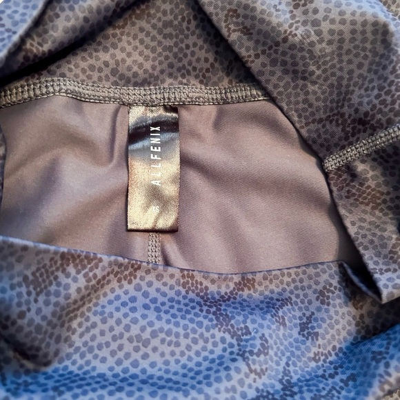 All Fenix Women’s Python Charcoal Swifty High Waist 7/8 Leggings, Size X-Small - Picture 4 of 8